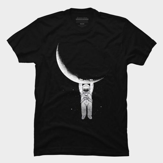 Astronaut is Hanging on the Moon Tshirt EC01